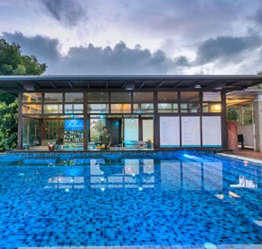 Experience ShoreZ Pool Bar Experience ShoreZ Pool Bar